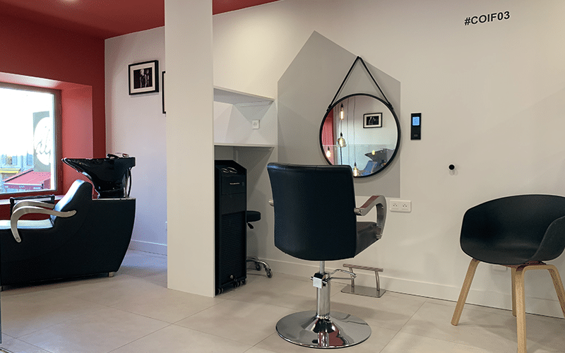 Location salon de coiffure #COIF03 pour coiffeur et coiffeuse indépendant chez derrière le fauteuil marseille