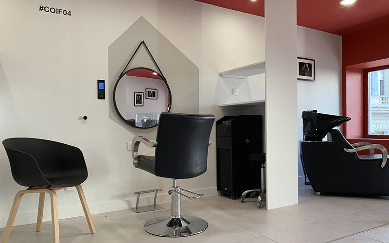 Location salon de coiffure #COIF04 pour coiffeur et coiffeuse indépendant chez derrière le fauteuil marseille