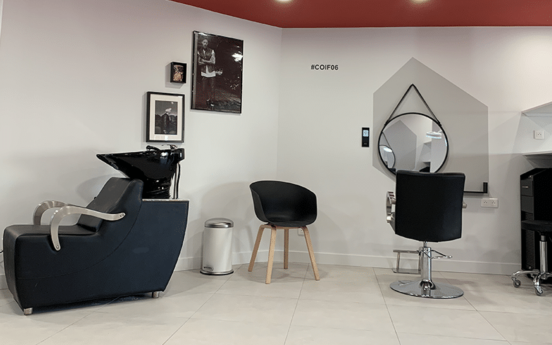 Location salon de coiffure #COIF06 pour coiffeur et coiffeuse indépendant chez derrière le fauteuil marseille