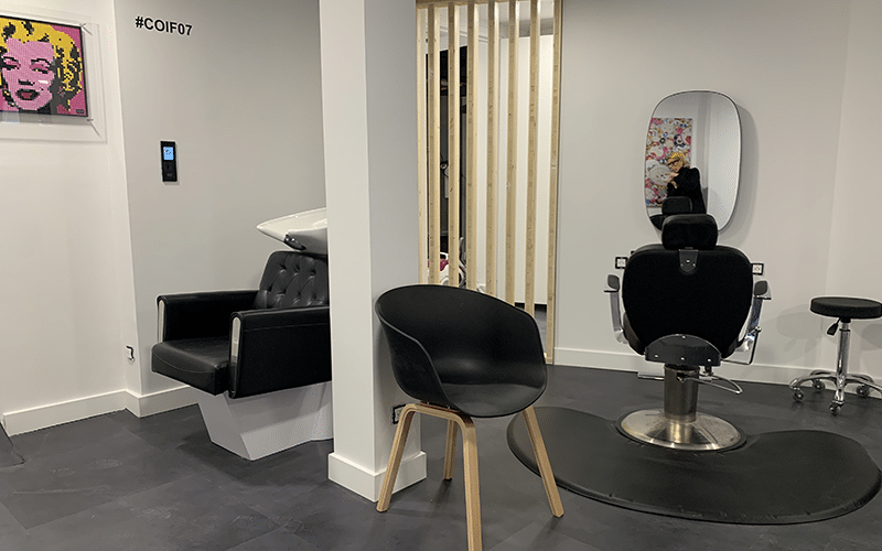 Location salon de coiffure #COIF07 pour coiffeur et coiffeuse indépendant chez derrière le fauteuil marseille